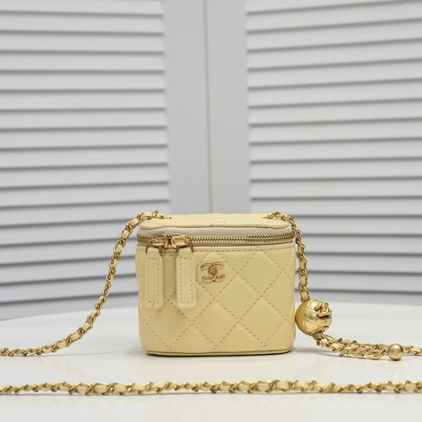 シャネルバッグ正面デザイン